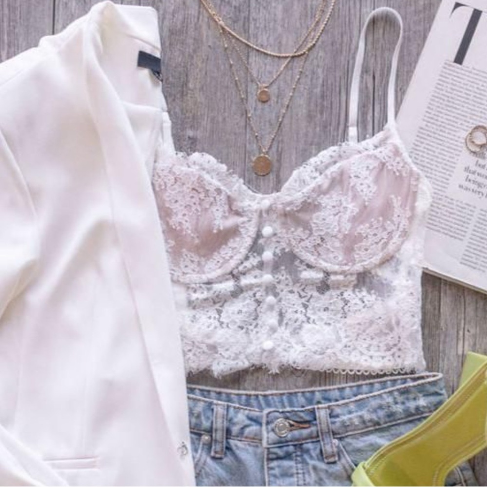 SHOP PRICELESS | Lace Bustier Top